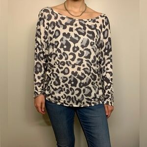 NWOT Animal Print Top Sz M (fits like a l/xl)